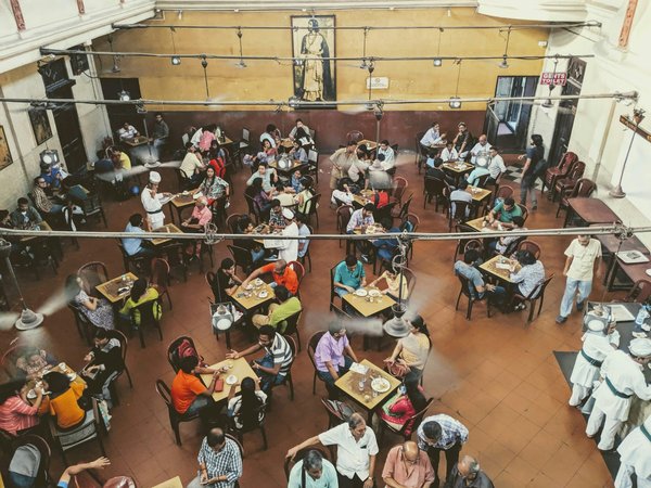 Pourquoi Avoir Choisi une Entreprise de Restauration : Les Raisons Cachées derrière Votre Sélection